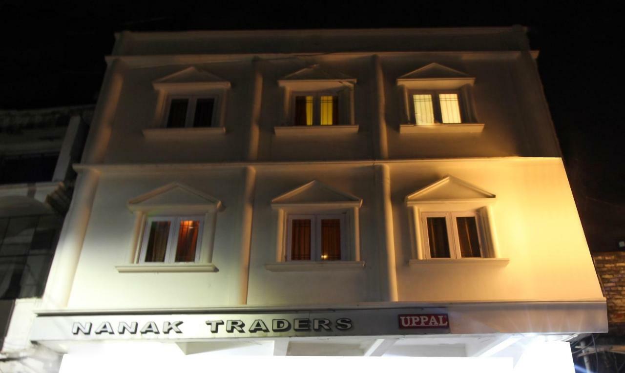 Itsy Hotels Royal Monarch Gorakhpur Exterior foto